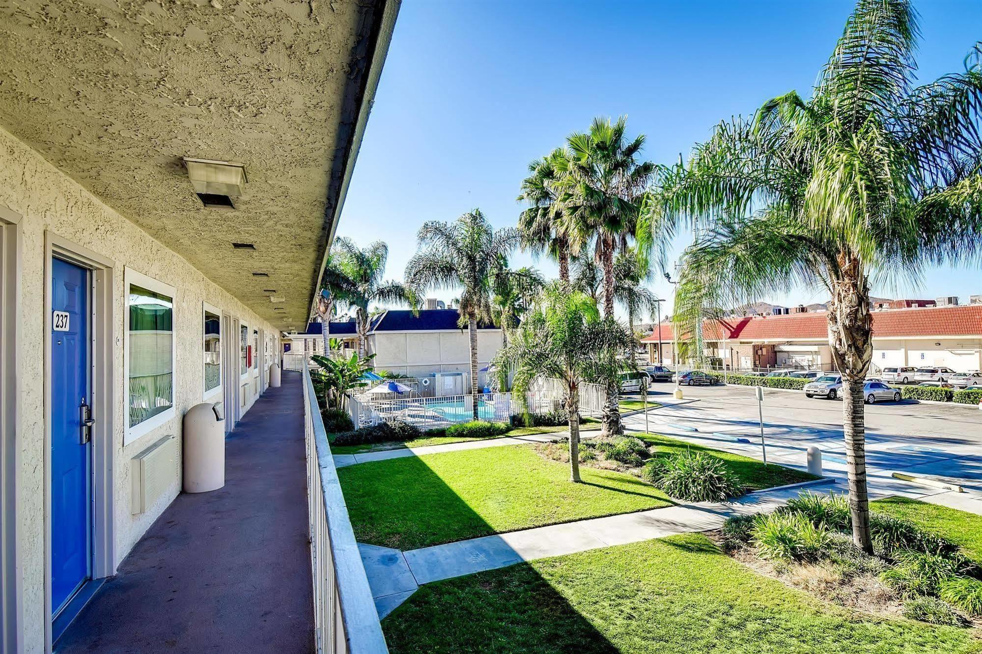 Motel 6-Riverside, Ca - South Exterior photo
