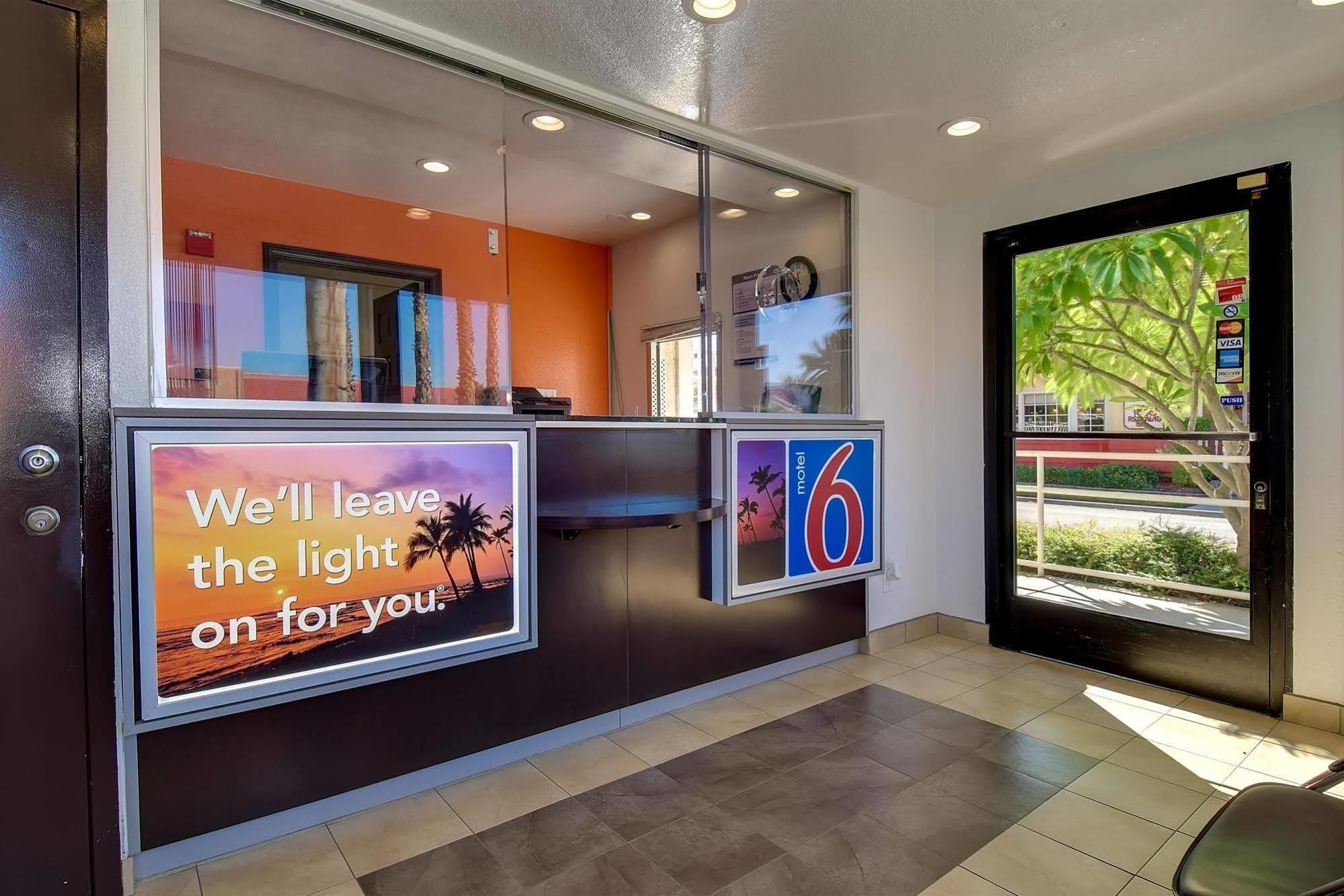 Motel 6-Riverside, Ca - South Exterior photo